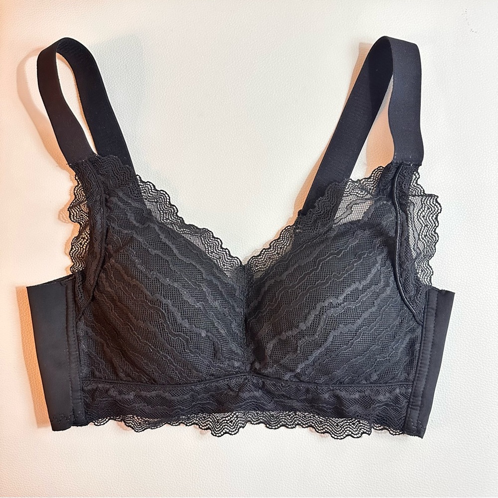 Jemis Black Lace Wireless Bra – Size M